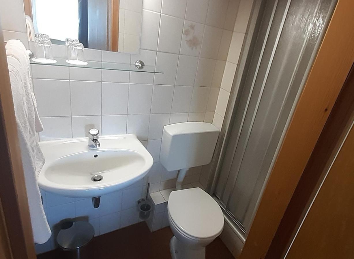 Gasthaus "Zur Linde" Harzgerode Luaran gambar